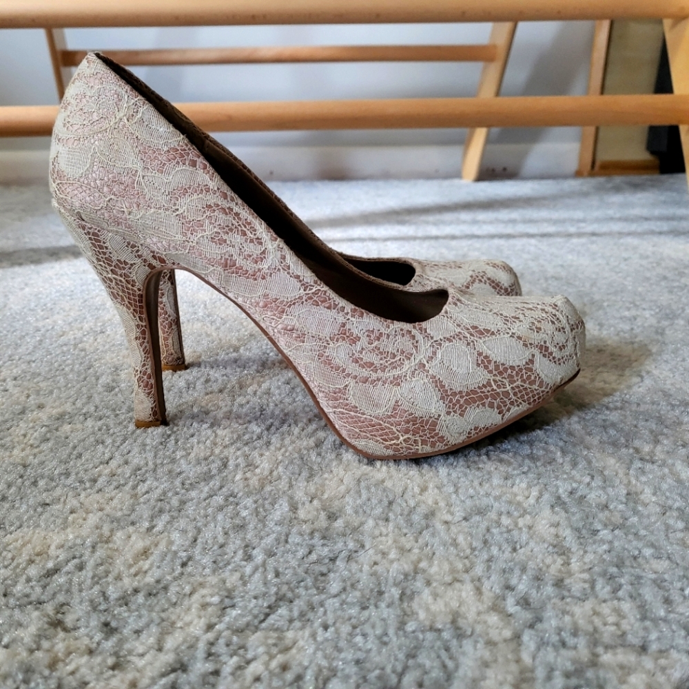 Lace Heels Size 8